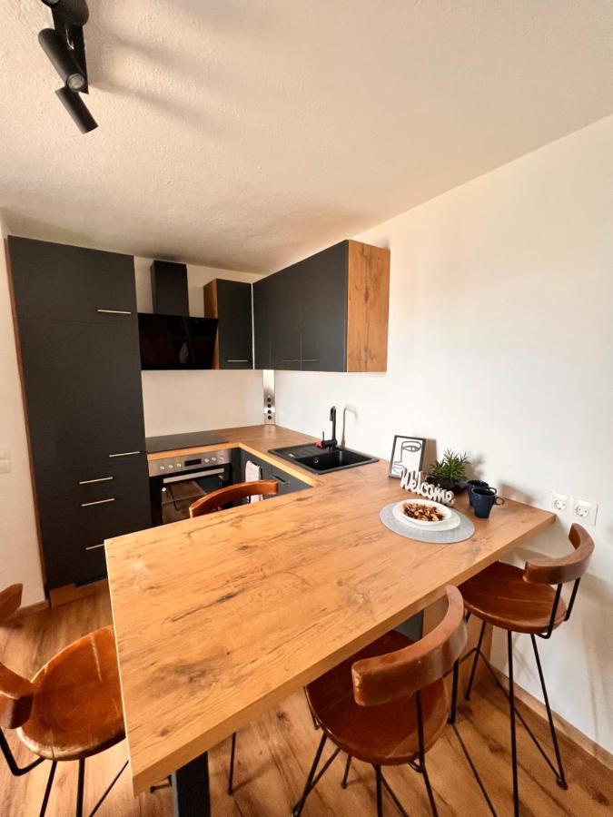 Perfekte Lage! Ganze Wohnung Burgblick Residenz Санкт Файт ан дер Глан Екстериор снимка