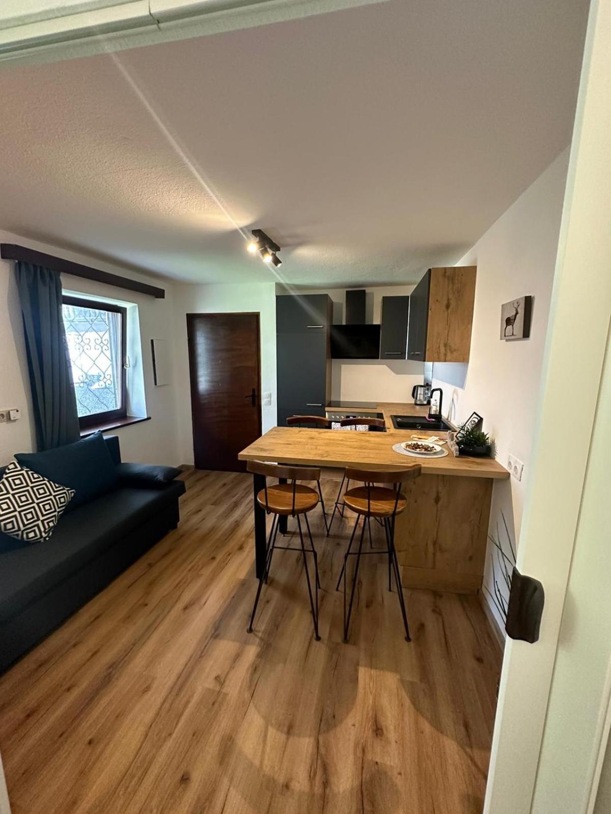 Perfekte Lage! Ganze Wohnung Burgblick Residenz Санкт Файт ан дер Глан Екстериор снимка